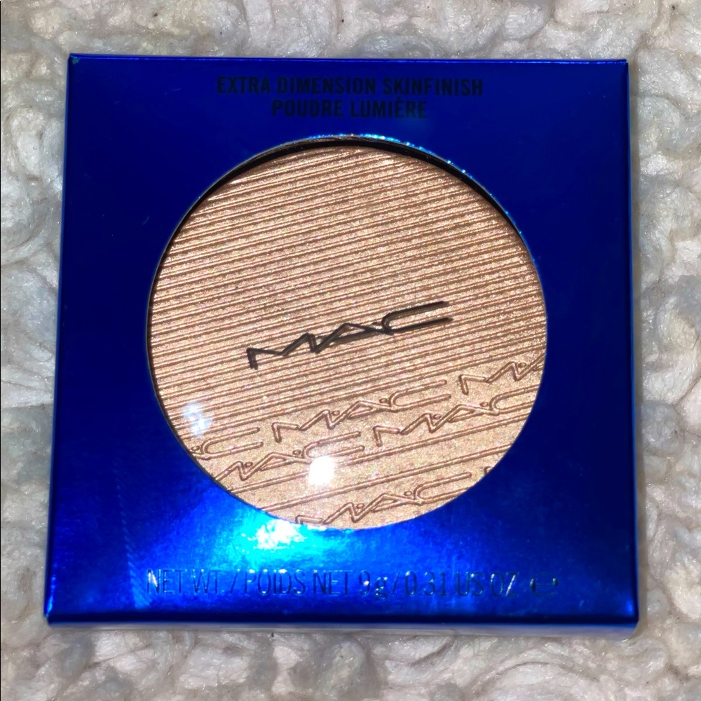 Mac Cosmetics Extra Dimension SkinFinish Oh, Darling!